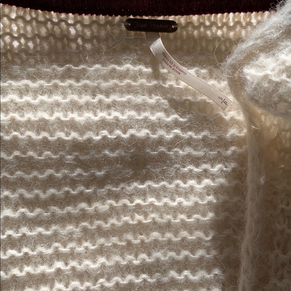 FREE PEOPLE OVERSIZED SWEATER 🖤 - Picture 3 of 3